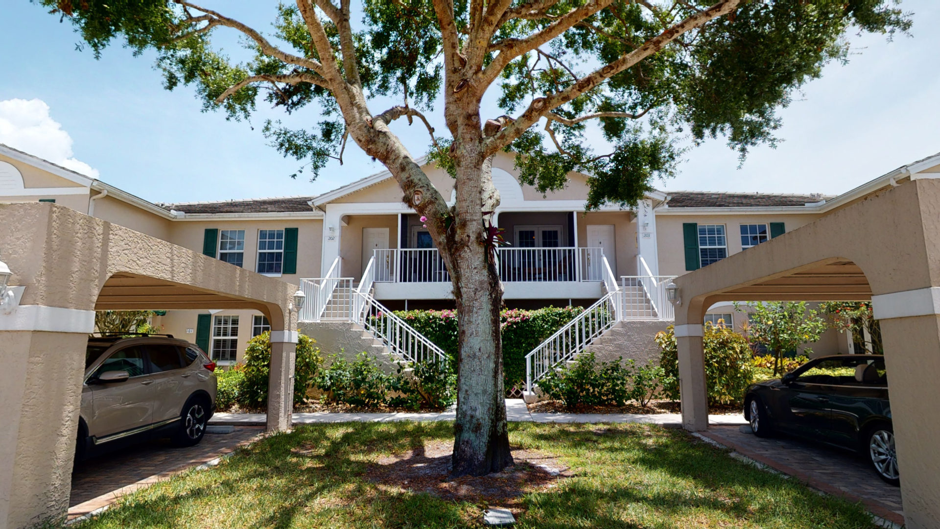 850 Tanbark Drive 203, Naples, FL 34108